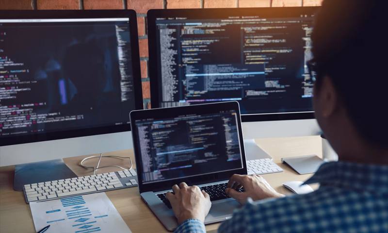 数据科学选型：R与Python如何赋能堆龙德庆县网站建设？
